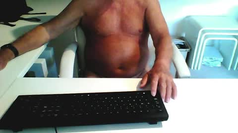 Snapshot of smilesnsmiles chatting on June 26, 2026, 8:19 am George online show from June 26, 2026, 8:19 am