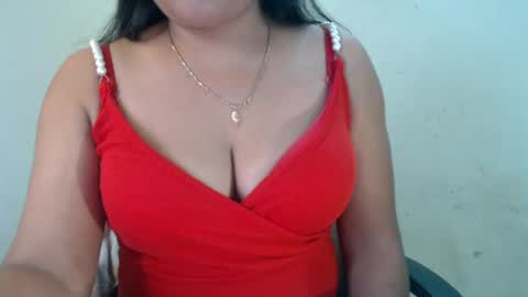 Snapshot of smiley_queen99 chatting on August 4, 2026, 4:37 am smiley online show from August 4, 2026, 4:37 am