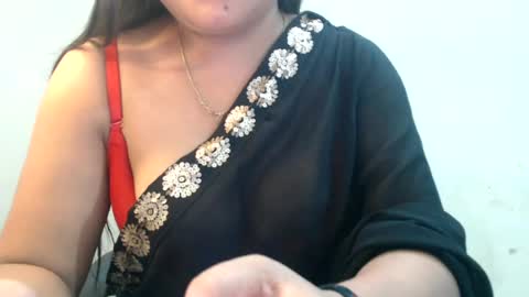 Snapshot of smiley_queen99 chatting on August 6, 2026, 3:14 pm smiley online show from August 6, 2026, 3:14 pm