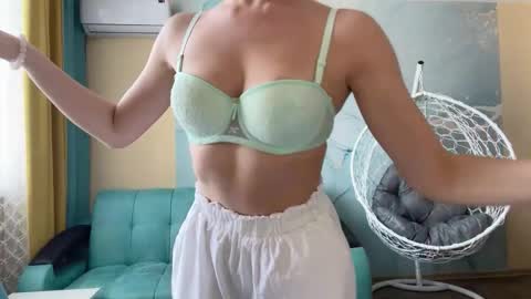 smiling_riddle online show from March 19, 2026, 10:08 am