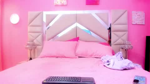 Snapshot of smith_abigail15 chatting on November 20, 2025, 3:07 am milk girl online show from November 20, 2025, 3:07 am