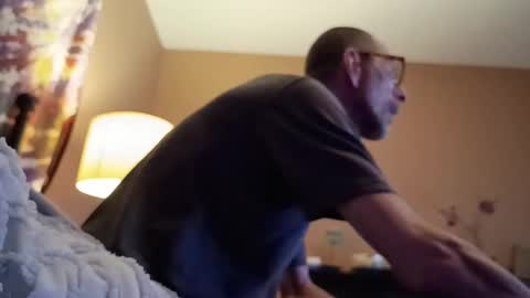 smoke-4-me online show from April 26, 2026, 10:02 am