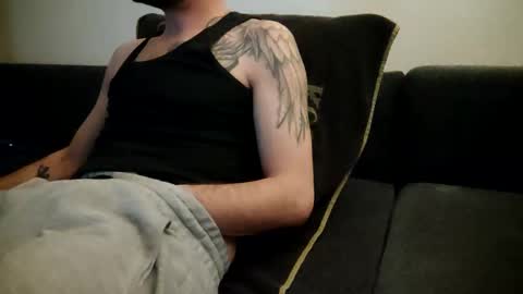 Snapshot of smokeandwatching chatting on January 22, 2025, 5:05 am Smokeandwatching online show from January 22, 2025, 5:05 am