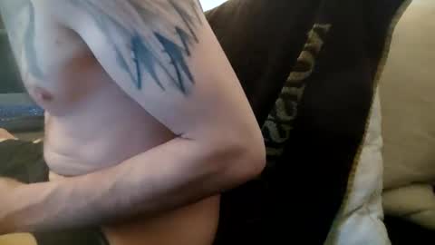 Snapshot of smokeandwatching chatting on March 7, 2025, 5:08 am Smokeandwatching online show from March 7, 2025, 5:08 am