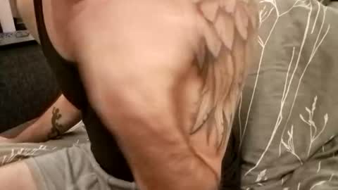 Snapshot of smokeandwatching chatting on September 23, 2025, 10:46 pm Smokeandwatching online show from September 23, 2025, 10:46 pm