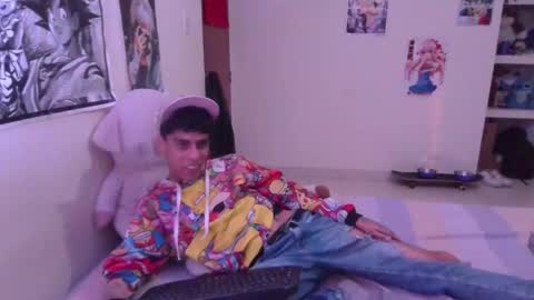 Snapshot of smoker00teddybear chatting on December 7, 2024, 10:12 am teddy online show from December 7, 2024, 10:12 am