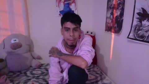 Snapshot of smoker00teddybear chatting on February 22, 2025, 7:01 am teddy online show from February 22, 2025, 7:01 am
