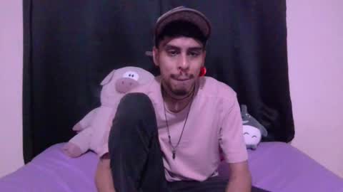Snapshot of smoker00teddybear chatting on October 25, 2025, 8:22 am teddy online show from October 25, 2025, 8:22 am