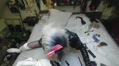 smokeslut365 online show from October 24, 2025, 6:04 pm