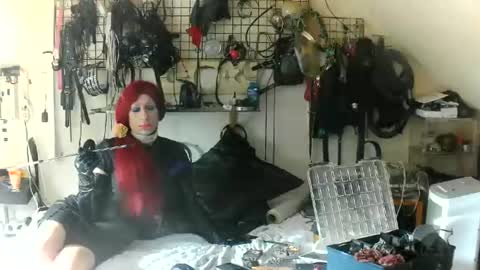 Snapshot of smokeslut365 chatting on July 5, 2026, 3:41 pm smokeslut365 online show from July 5, 2026, 3:41 pm