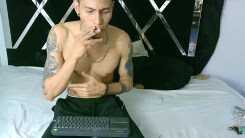 Snapshot of smooke_skinny chatting on January 10, 2025, 12:59 am Daniel Aston online show from January 10, 2025, 12:59 am