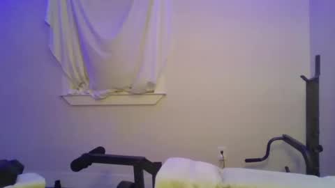 smoothmusclecam online show from December 5, 2024, 3:04 am