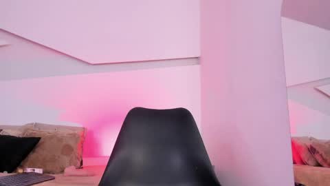 Snapshot of smoothalpha_ chatting on May 13, 2026, 5:43 pm Ethan online show from May 13, 2026, 5:43 pm