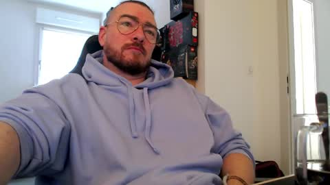 AllDayIDream online show from April 22, 2026, 5:54 am