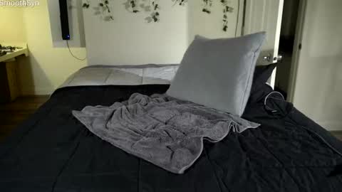 SmoothSyn online show from February 12, 2026, 3:01 am