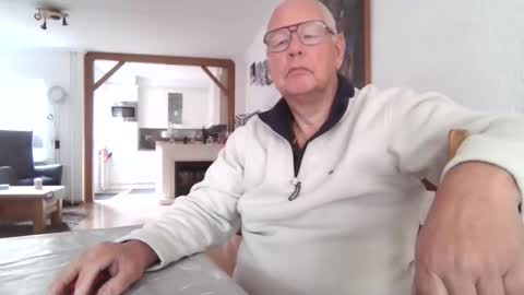 smoothy5460 online show from November 24, 2025, 9:20 am