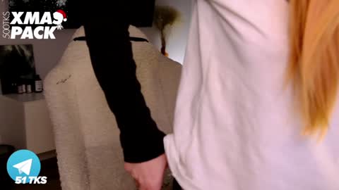 Snapshot of smthwrong chatting on December 11, 2024, 1:37 am smthwrong online show from December 11, 2024, 1:37 am