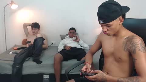 snak_master1 online show from September 26, 2025, 5:50 pm