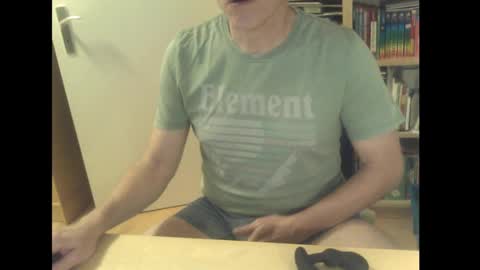 sneaxfreund online show from March 2, 2025, 10:27 pm