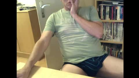 sneaxfreund online show from May 8, 2026, 11:10 pm