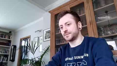 snoecks online show from February 27, 2026, 10:26 am