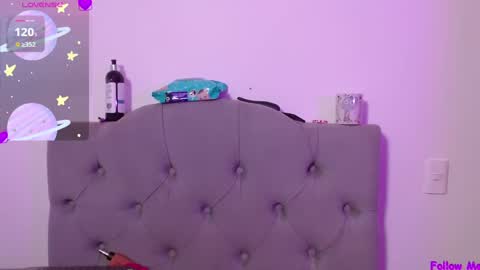 IG     OF red moonn online show from January 13, 2025, 12:02 pm