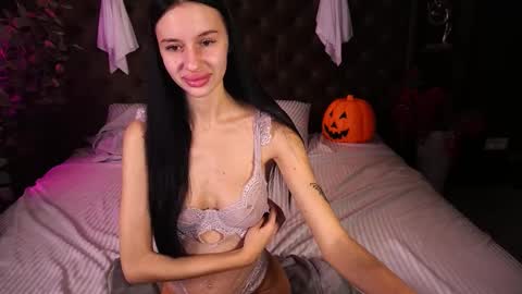 snow_whiteeex online show from November 1, 2025, 6:37 am