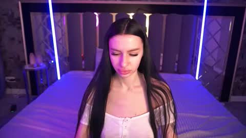 snow_whiteeex online show from March 8, 2026, 6:39 am