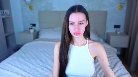 snow_whiteeex online show from June 7, 2026, 4:16 am