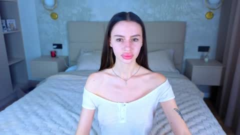 snow_whiteeex online show from June 10, 2026, 4:23 am