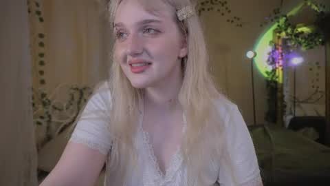 Snapshot of snowflakeskitty chatting on July 29, 2026, 5:38 am Ellie online show from July 29, 2026, 5:38 am