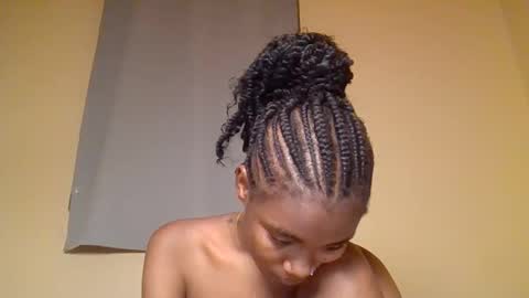 Snapshot of snowie_eyes chatting on November 19, 2025, 12:54 am Snowie eyes online show from November 19, 2025, 12:54 am