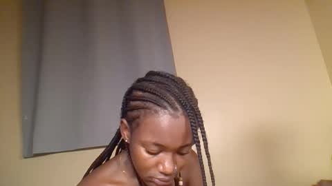 Snapshot of snowie_eyes chatting on December 13, 2025, 10:15 pm Snowie eyes online show from December 13, 2025, 10:15 pm