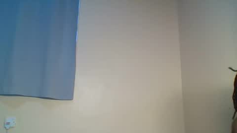 Snapshot of snowie_eyes chatting on December 15, 2025, 12:53 pm Snowie eyes online show from December 15, 2025, 12:53 pm