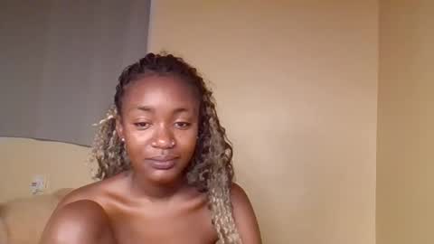 Snapshot of snowie_eyes chatting on January 7, 2026, 12:29 pm Snowie eyes online show from January 7, 2026, 12:29 pm