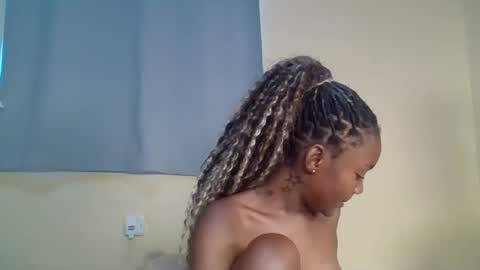 Snapshot of snowie_eyes chatting on January 9, 2026, 12:52 pm Snowie eyes online show from January 9, 2026, 12:52 pm