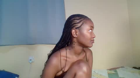 Snapshot of snowie_eyes chatting on January 15, 2026, 12:21 pm Snowie eyes online show from January 15, 2026, 12:21 pm