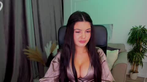 snowingwinter online show from February 10, 2025, 8:10 pm