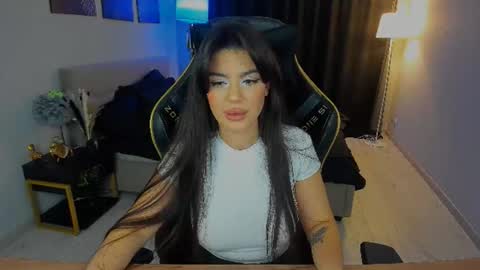 snowingwinter online show from September 27, 2025, 7:41 pm