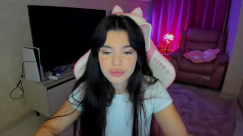 snowingwinter online show from October 15, 2025, 7:36 pm