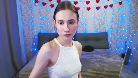 Snapshot of snowwhate_00 chatting on March 27, 2026, 5:45 pm SnowWhate 00 online show from March 27, 2026, 5:45 pm