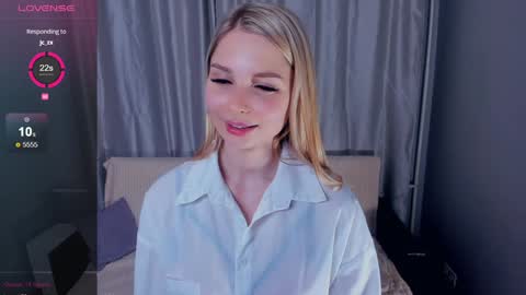 Snapshot of so__sweet chatting on January 30, 2025, 12:18 am Alice - Birthday Girl online show from January 30, 2025, 12:18 am