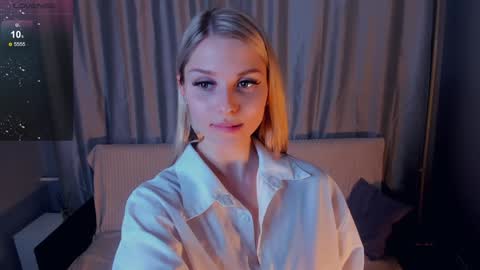 Snapshot of so__sweet chatting on February 2, 2025, 1:02 am Alice - Birthday Girl online show from February 2, 2025, 1:02 am