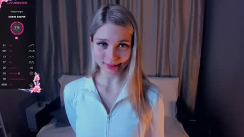 Snapshot of so__sweet chatting on February 14, 2025, 7:23 pm Alice - Birthday Girl online show from February 14, 2025, 7:23 pm