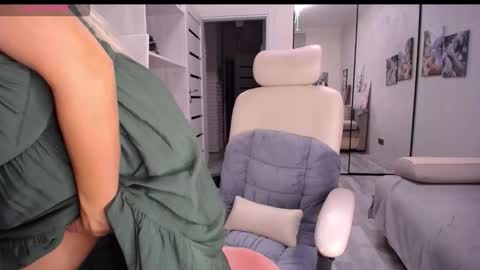 Monna online show from September 22, 2025, 5:48 pm