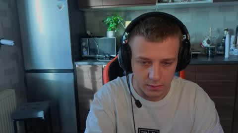 Snapshot of sobaka_masturbaka chatting on February 15, 2026, 5:37 am kluvr4 online show from February 15, 2026, 5:37 am