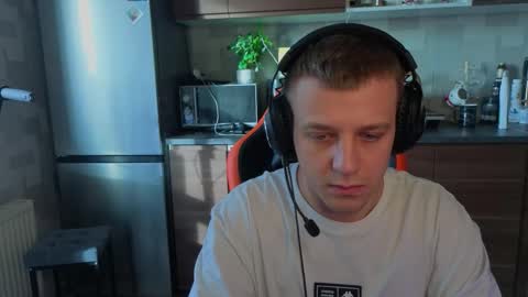 Snapshot of sobaka_masturbaka chatting on February 15, 2026, 7:51 am kluvr4 online show from February 15, 2026, 7:51 am