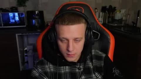 Snapshot of sobaka_masturbaka chatting on February 22, 2026, 10:19 pm kluvr4 online show from February 22, 2026, 10:19 pm