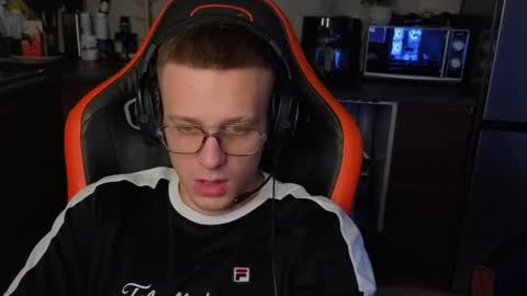 Snapshot of sobaka_masturbaka chatting on February 24, 2026, 2:42 am kluvr4 online show from February 24, 2026, 2:42 am