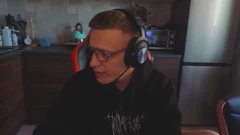 Snapshot of sobaka_masturbaka chatting on February 27, 2026, 10:04 am kluvr4 online show from February 27, 2026, 10:04 am